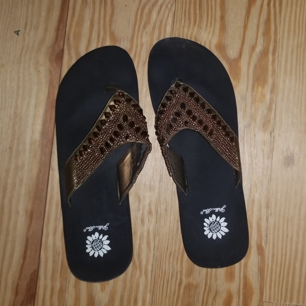 Studded flip-flops